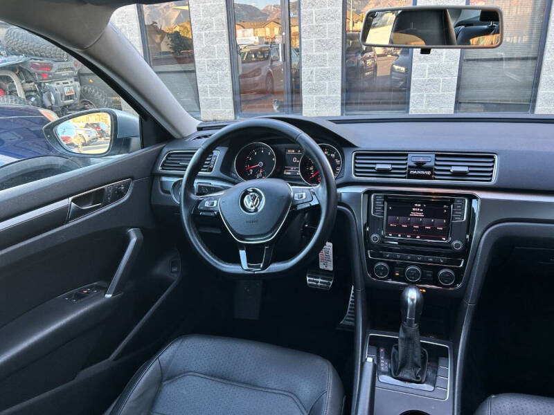2018 Volkswagen Passat 2.0T R-Line