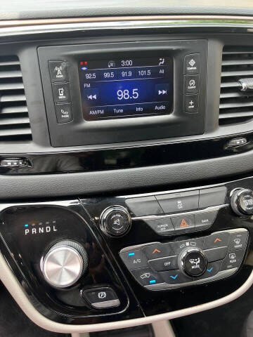 2017 Chrysler Pacifica LX