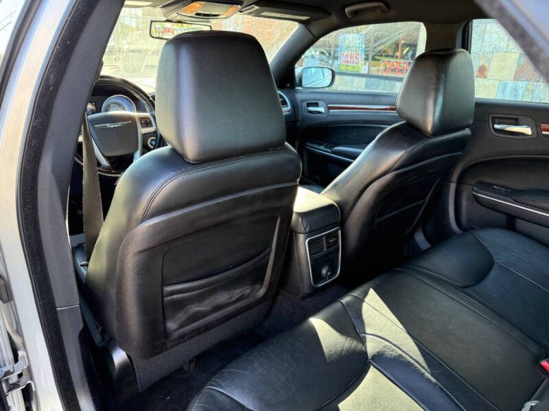 2012 Chrysler 300 Limited