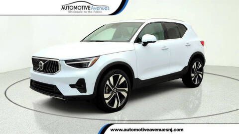 2024 Volvo XC40 B5 Plus Bright Theme