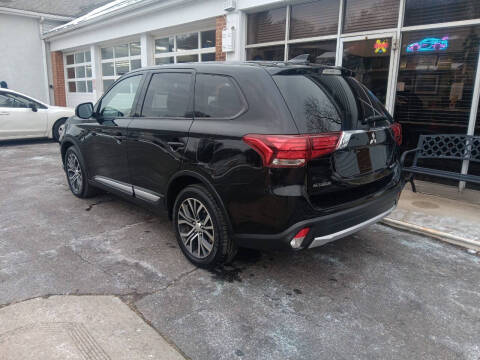 2018 Mitsubishi Outlander ES