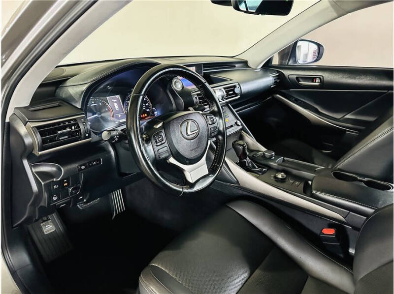 2018 Lexus IS 300