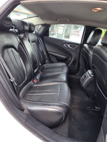 2016 Chrysler 200 C