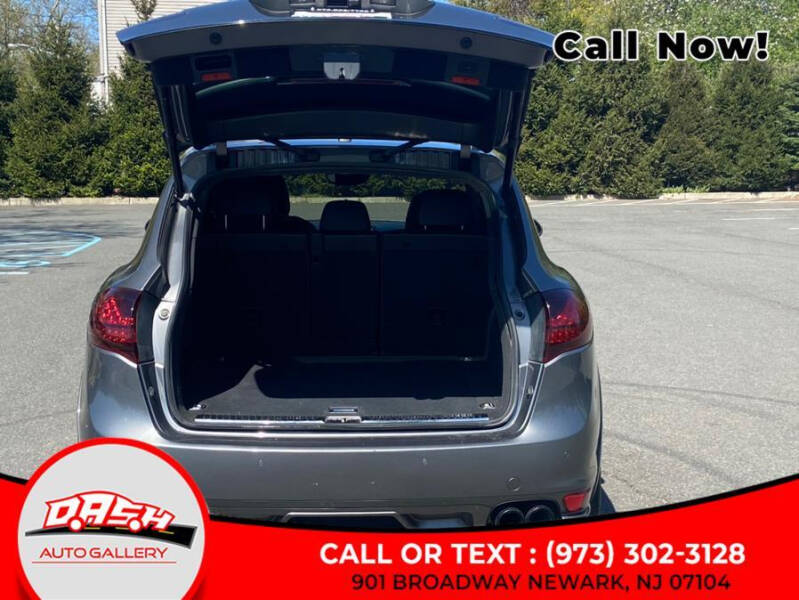 2013 Porsche Cayenne GTS