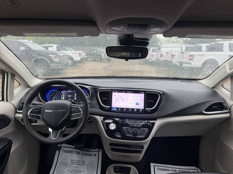 2023 Chrysler Pacifica Touring L