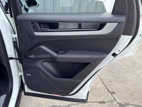 2024 Porsche Cayenne S E-Hybrid