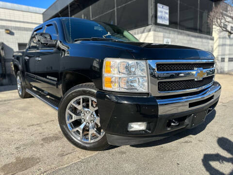2011 Chevrolet Silverado 1500 for sale at Illinois Auto Sales in Paterson NJ