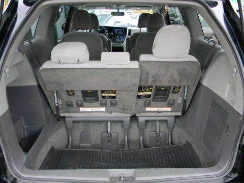 2017 Toyota Sienna LE 7-Passenger