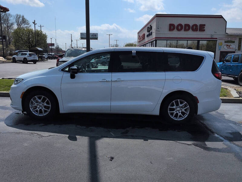 2024 Chrysler Pacifica Touring L