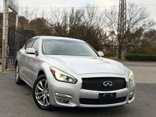 2015 Infiniti Q70 3.7