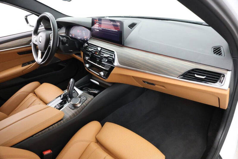 2023 BMW 5 Series 530i