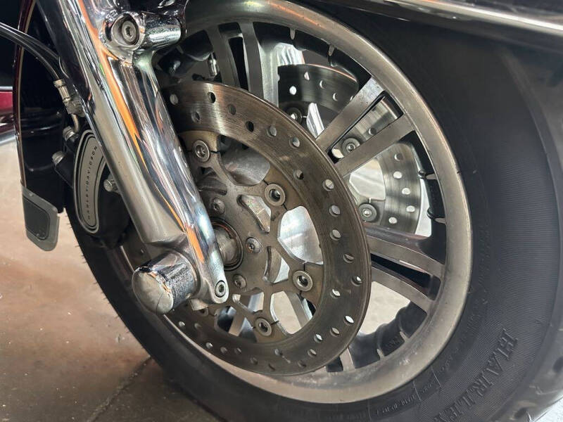 2014 Harley-Davidson FLHTCUTG - Tri Glide Ult