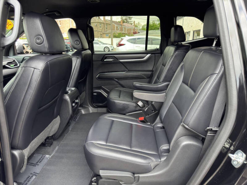 2024 GMC Acadia Elevation
