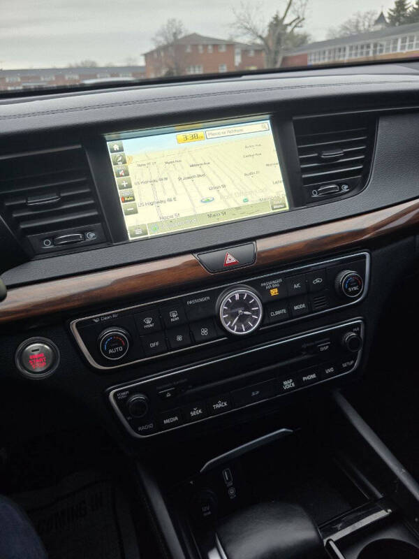 2017 Kia Cadenza Technology