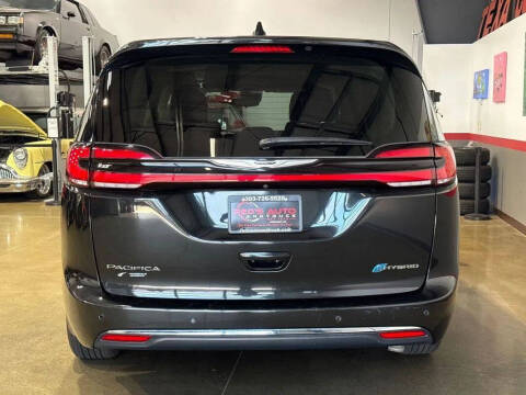 2024 Chrysler Pacifica Plug-In Hybrid Select