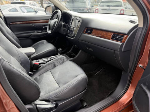 2014 Mitsubishi Outlander SE