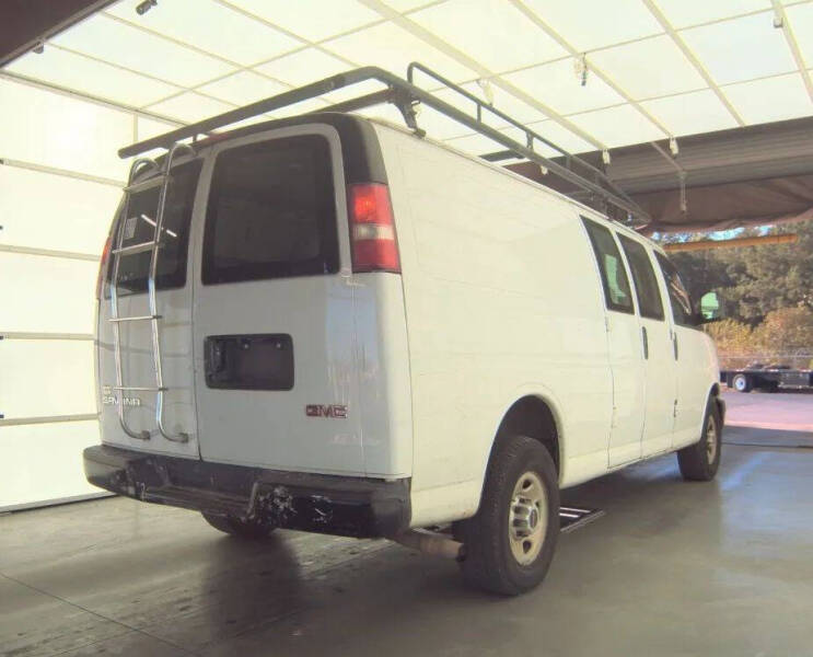 2016 GMC Savana 2500