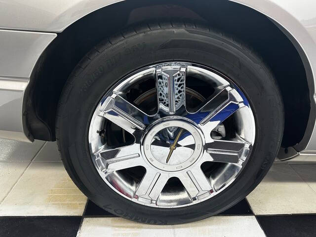 2004 Ford Thunderbird Deluxe