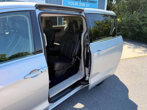 2023 Chrysler Pacifica Touring L