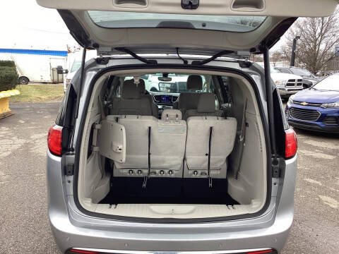 2018 Chrysler Pacifica Hybrid Touring Plus
