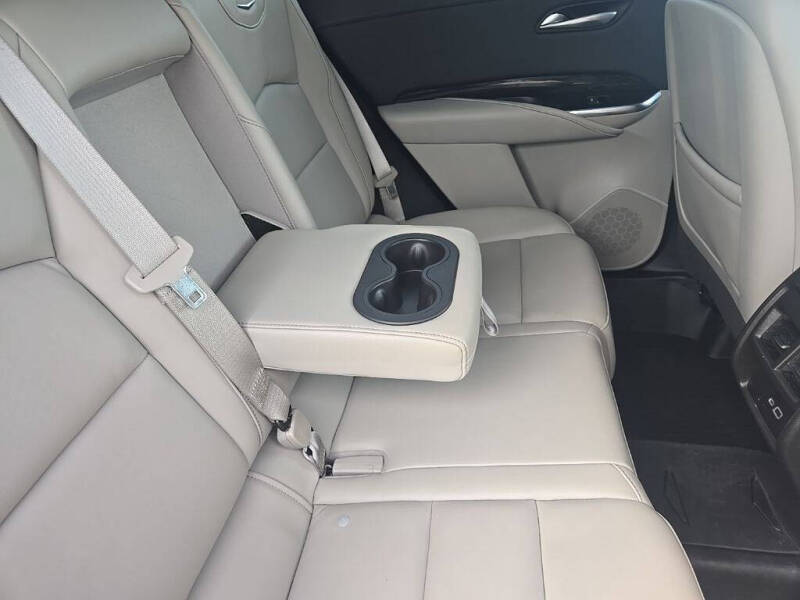 2023 Cadillac XT4 Premium Luxury