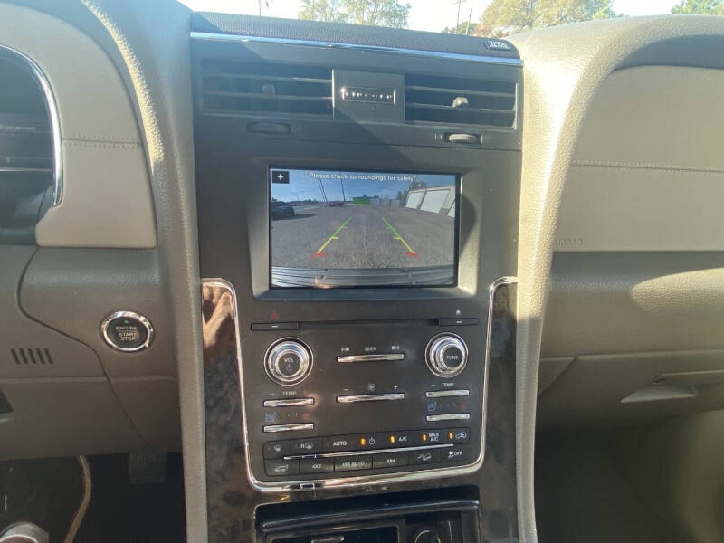 2016 Lincoln Navigator Select