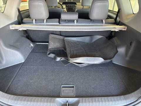 2014 Toyota Prius v Five