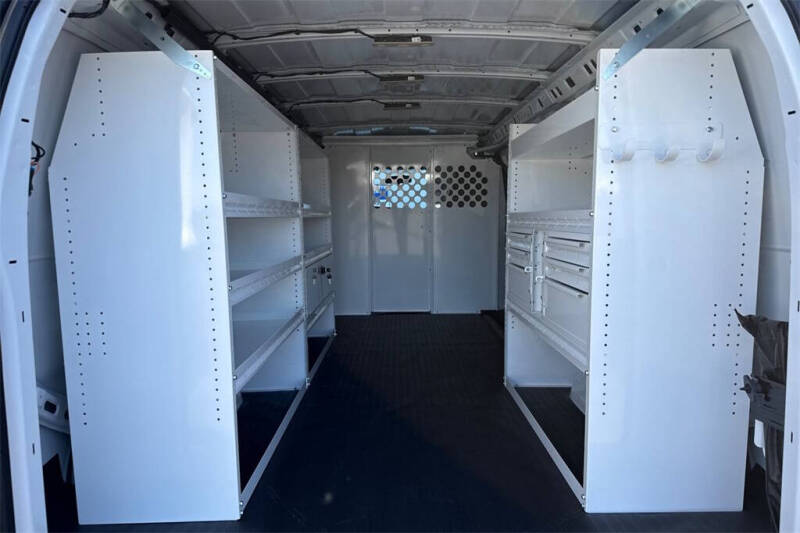 2025 GMC Savana 2500