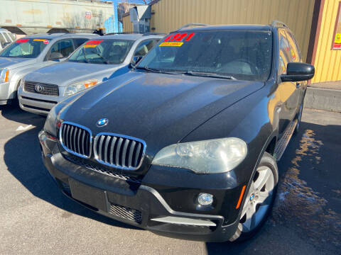2007 BMW X5 for sale at BELOW BOOK AUTO SALES in Idaho Falls ID