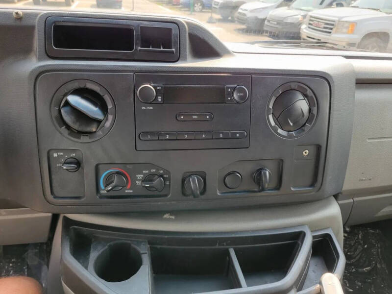 2016 Ford E-Series E-450 SD