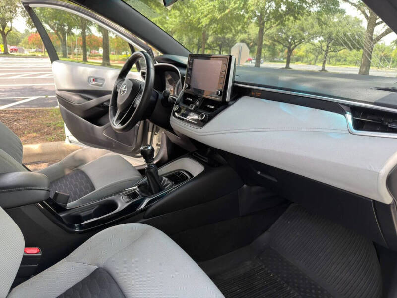 2020 Toyota Corolla Hatchback SE