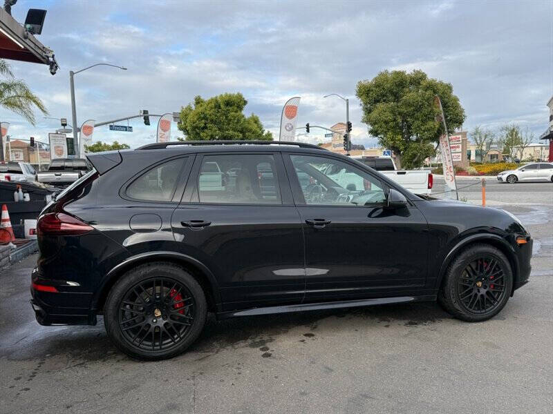 2016 Porsche Cayenne GTS