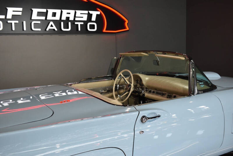 1957 Ford Thunderbird