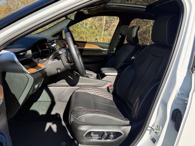 2022 Jeep Grand Cherokee Summit Reserve