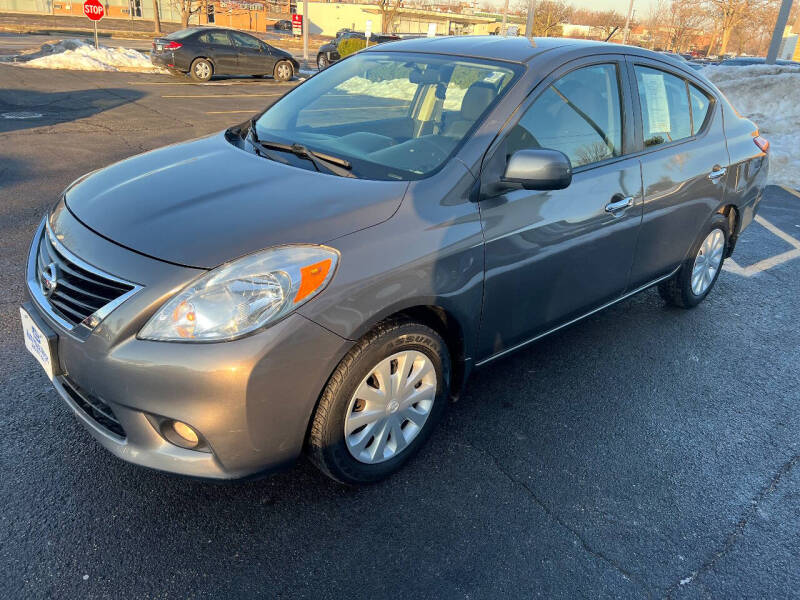 2012 Nissan Versa 1.6 SV