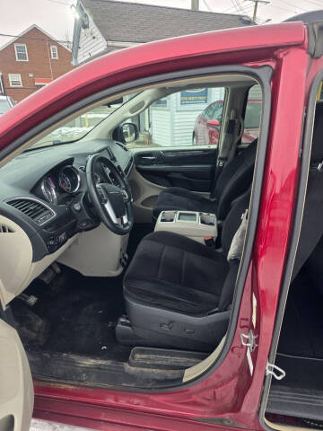 2011 Chrysler Town and Country Touring