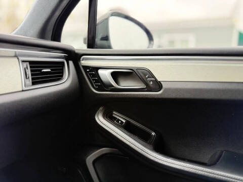 2018 Porsche Macan Turbo