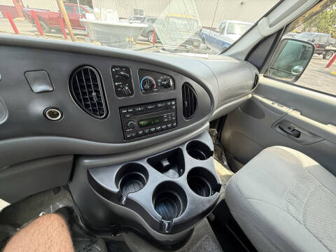 2006 Ford E-Series E-350 SD XLT