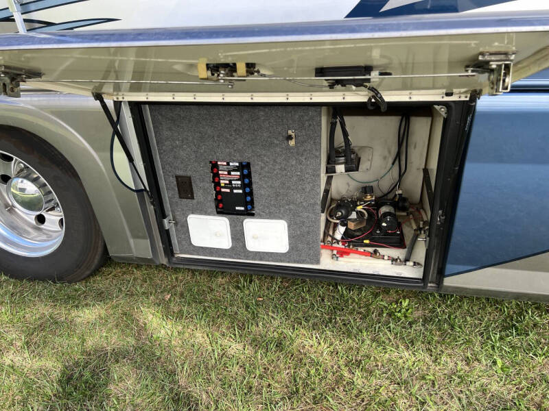 2002 Foretravel GV320 4010