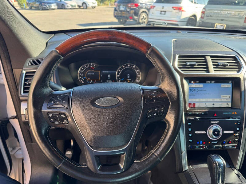 2017 Ford Explorer Platinum