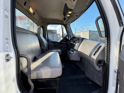 2016 Freightliner M2 106