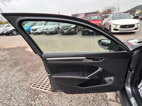 2017 Volkswagen Passat 1.8T R-Line