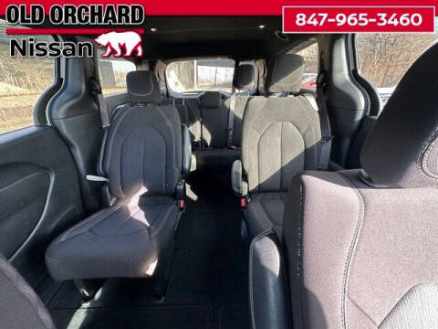 2024 Chrysler Pacifica Touring