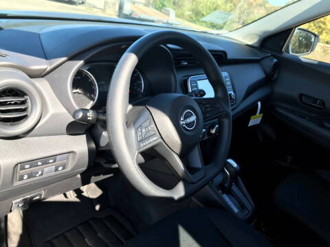 2025 Nissan Kicks Play S