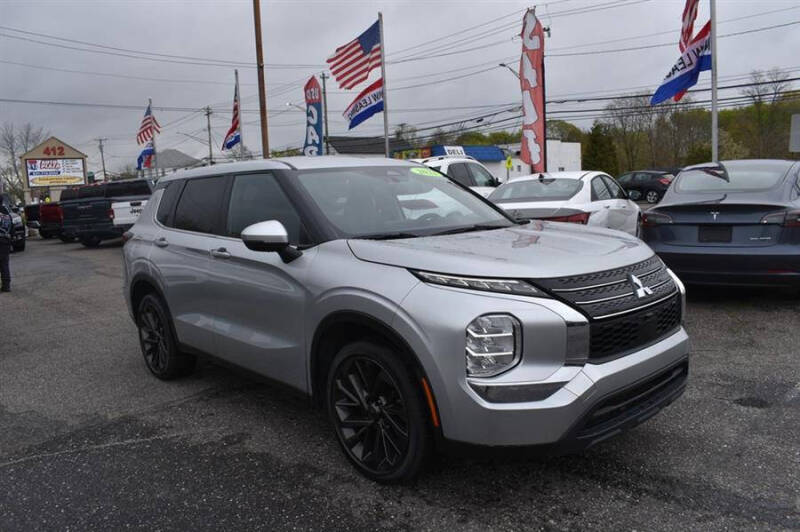 2022 Mitsubishi Outlander ES