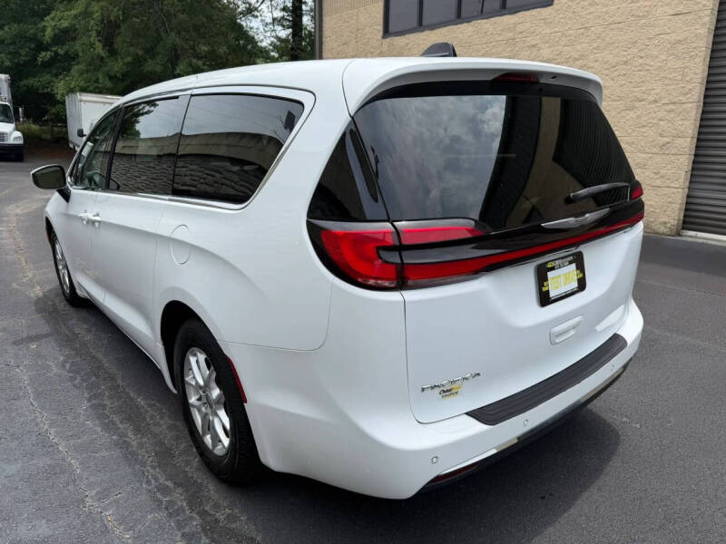 2023 Chrysler Pacifica Touring L