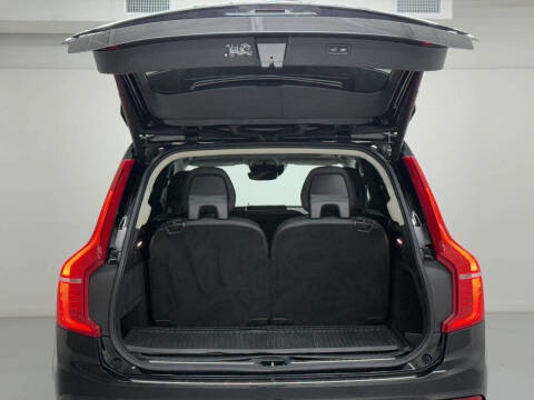 2021 Volvo XC90 T5 Momentum