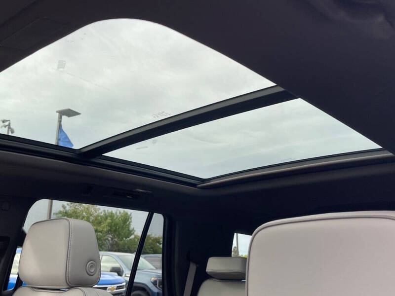 2025 GMC Yukon Elevation