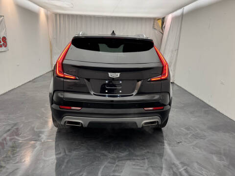 2022 Cadillac XT4 Premium Luxury