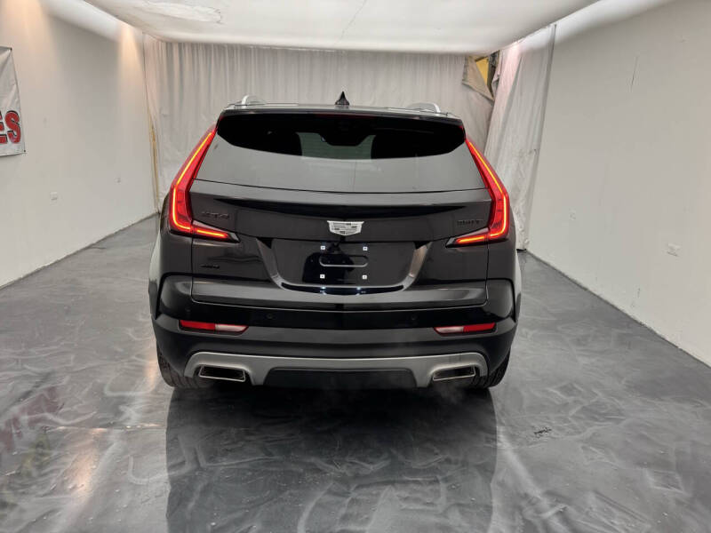 2022 Cadillac XT4 Premium Luxury